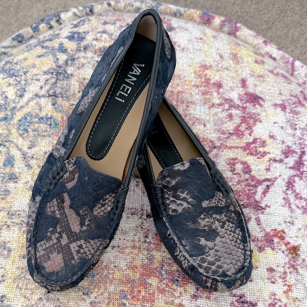 Van Eli blue snake print loafers size 5.5